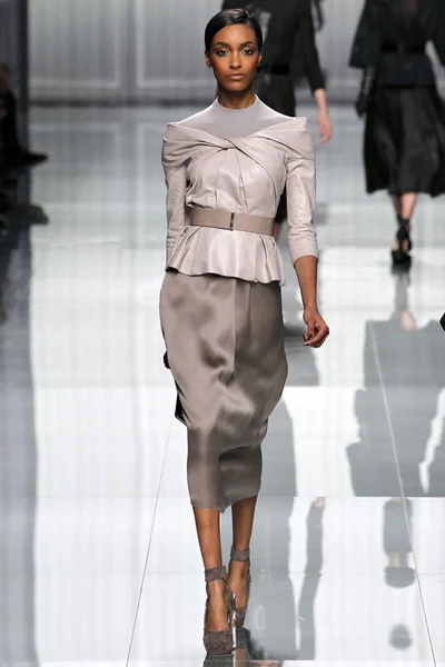 Look 3